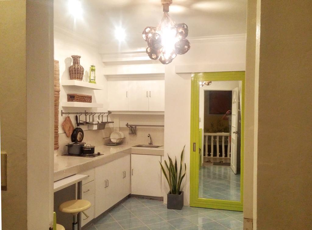 812 Angol Boracay Bilik gambar