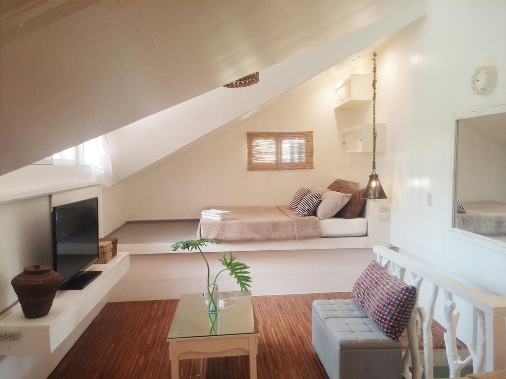 812 Angol Boracay Bilik gambar
