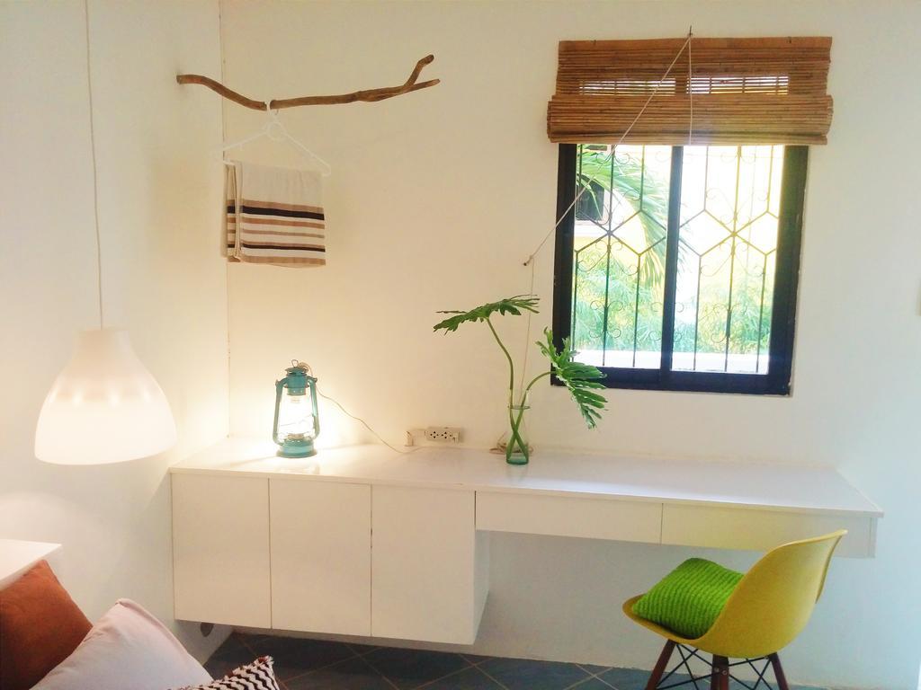 812 Angol Boracay Bilik gambar