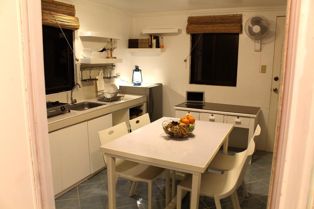 812 Angol Boracay Bilik gambar