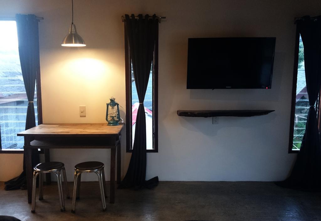 812 Angol Boracay Bilik gambar